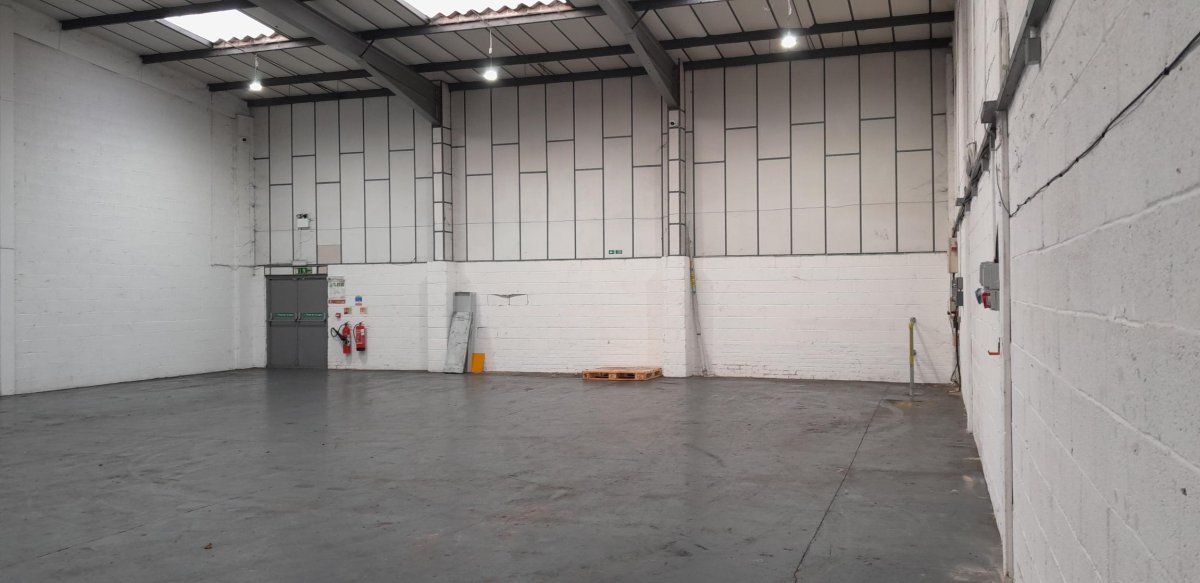 Industrial Unit in Henwood Industrial Estate - photo 2