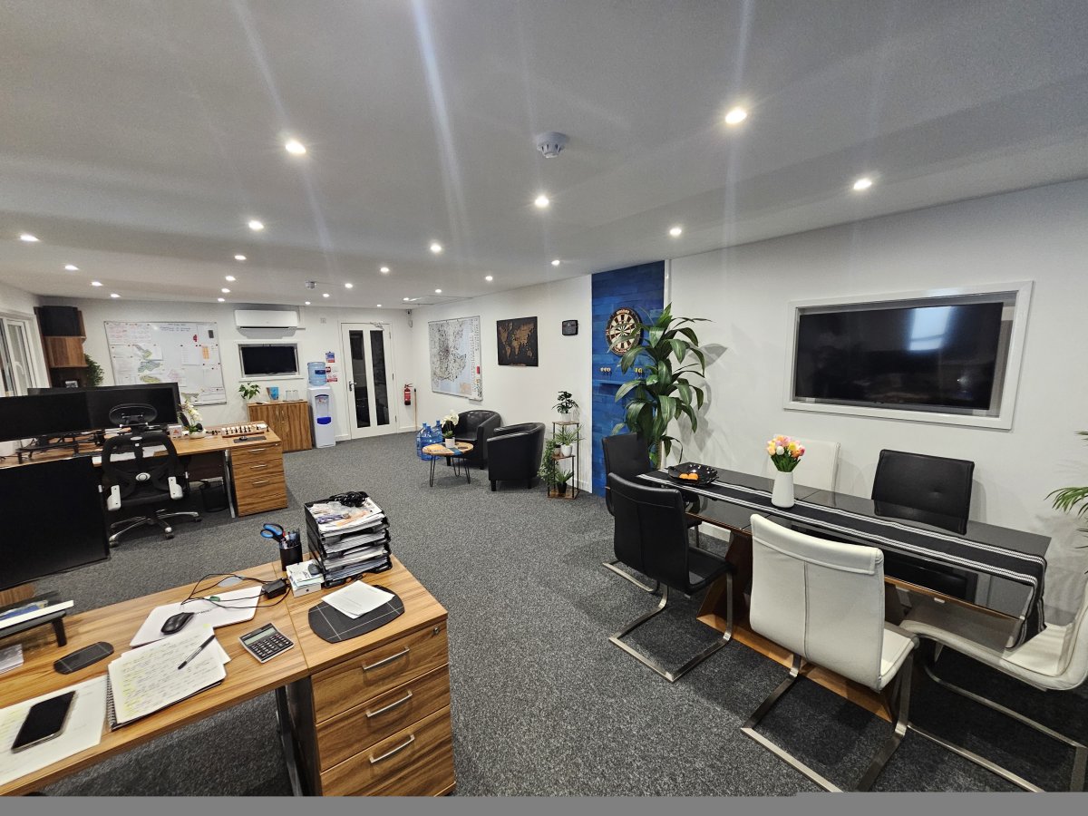 Industrial Unit in Sittingbourne - photo 3