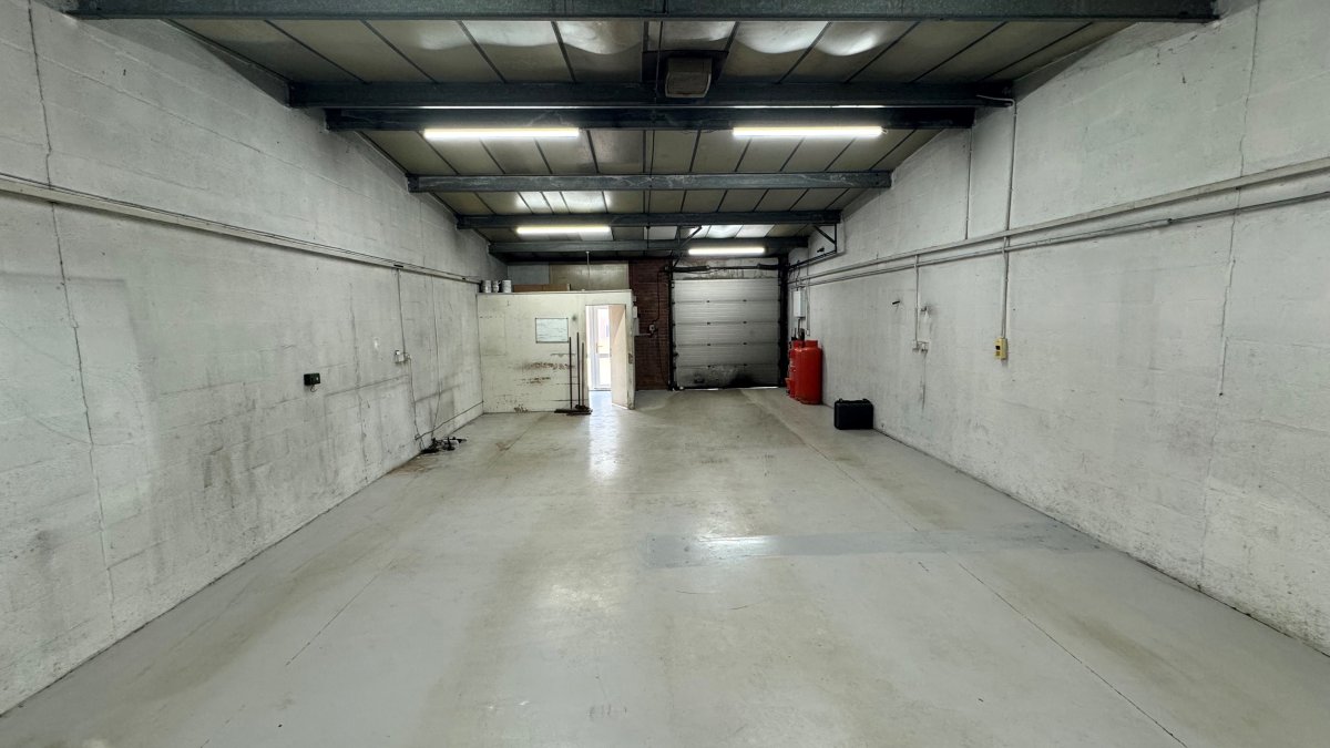 Industrial Unit in Warwick - photo 2