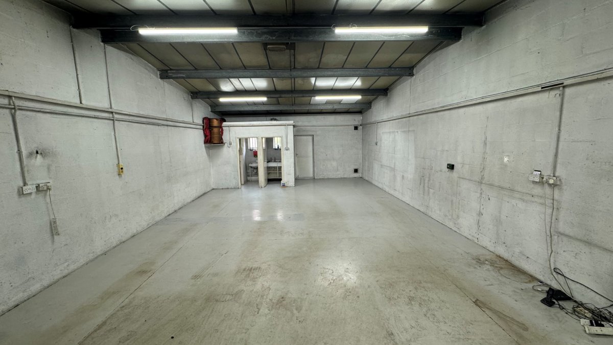 Industrial Unit in Warwick - photo 3