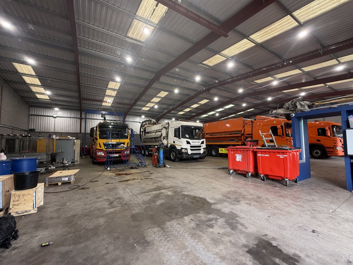 Industrial Unit in Cotes Park Industrial Estate - photo 4