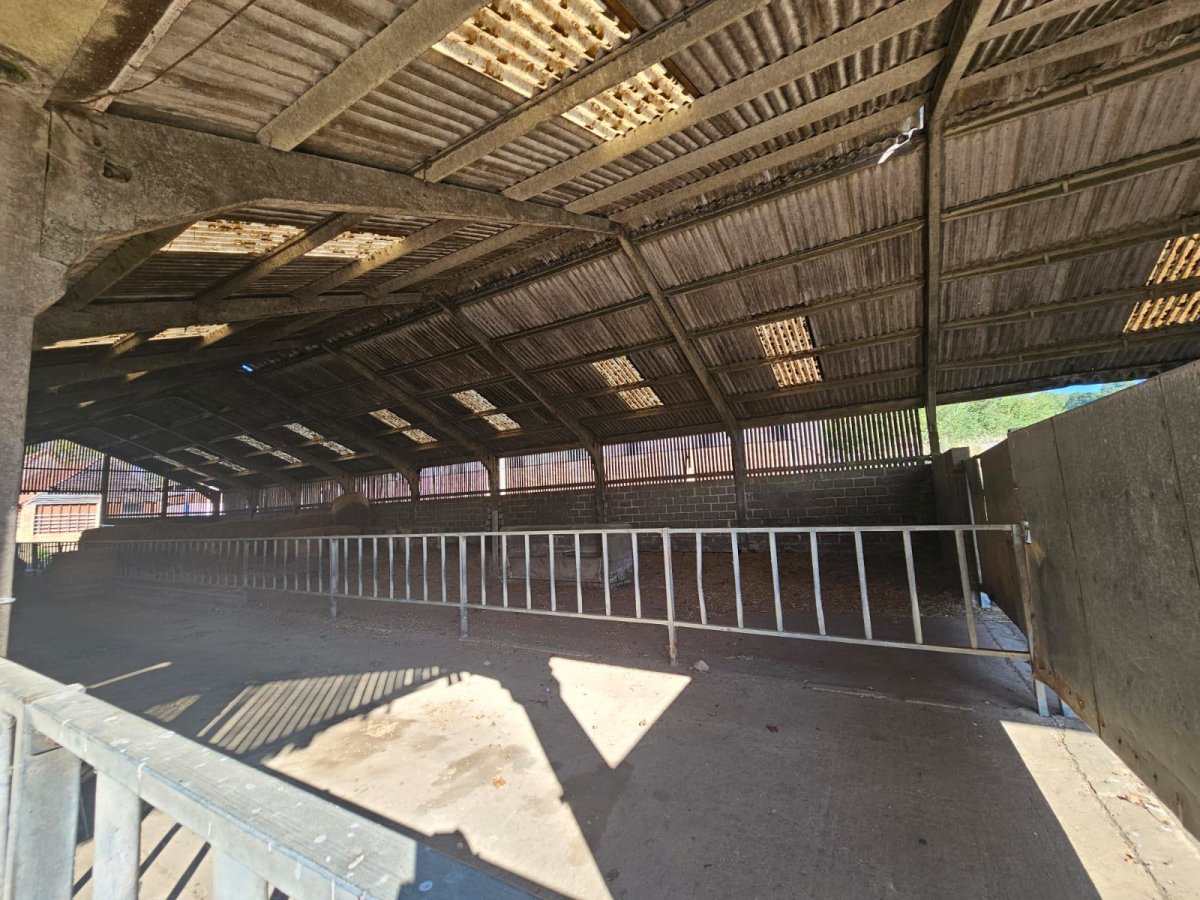 Industrial Unit in Newport Pagnell - photo 4
