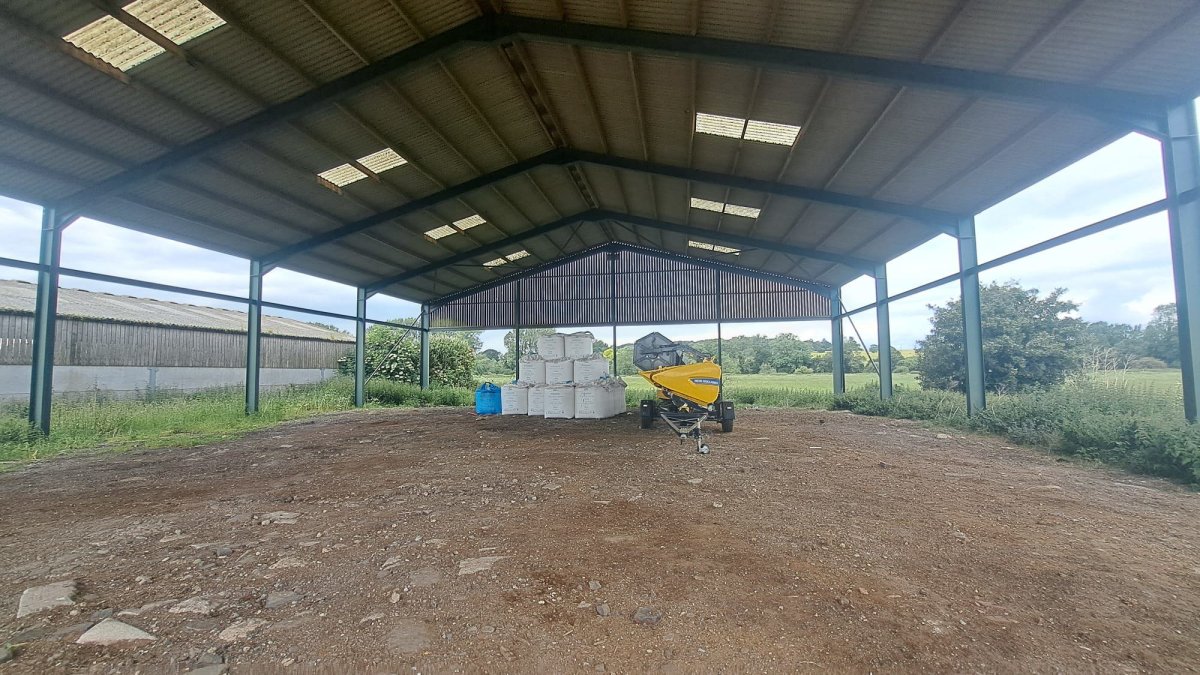 Industrial Unit in Newport Pagnell - photo 2
