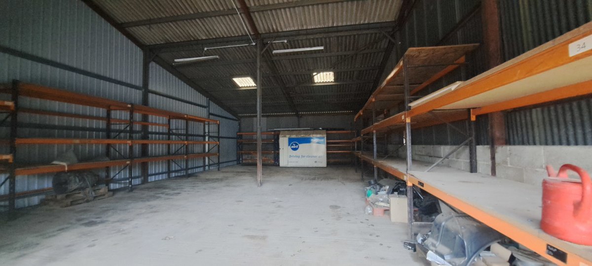 Industrial Unit in Newton Purcell - photo 2