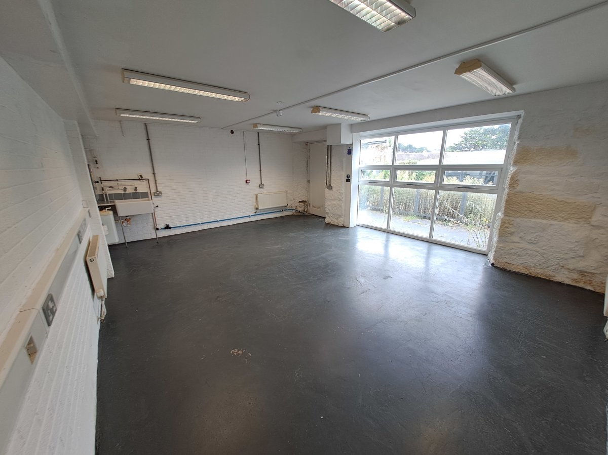 Industrial Unit in Hayle - photo 4