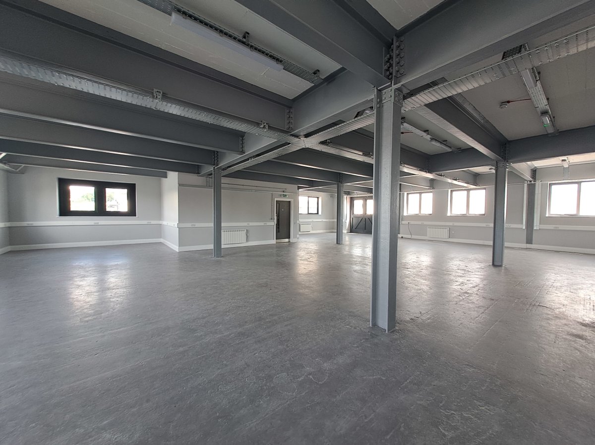 Industrial Unit in Falmouth - photo 3