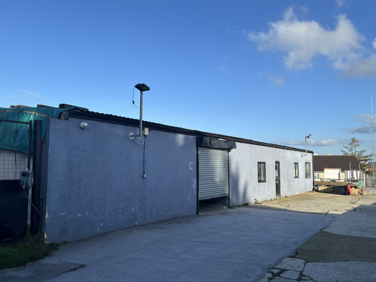 Industrial Unit in Somerton Business Park - photo 3