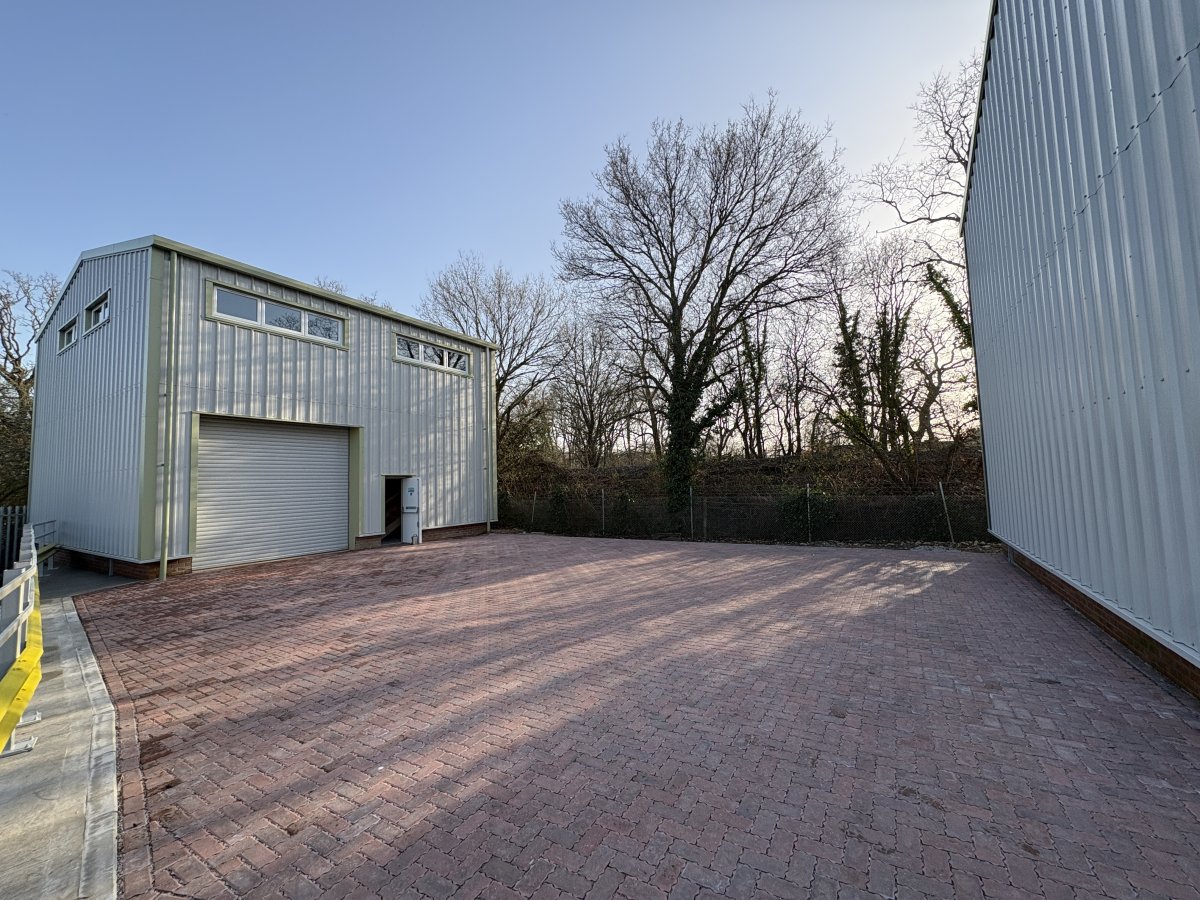 Industrial in Hythe