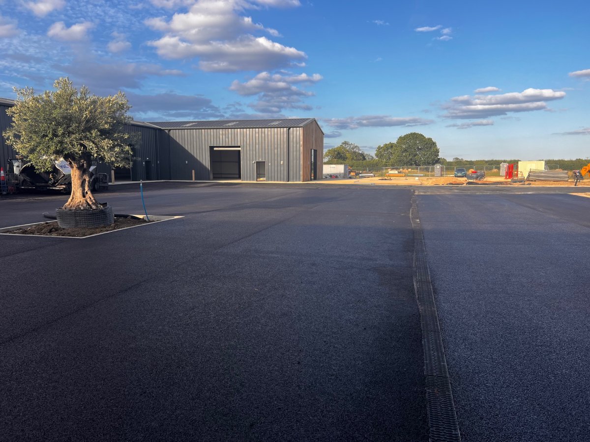 Industrial Unit in Market Harborough - photo 2