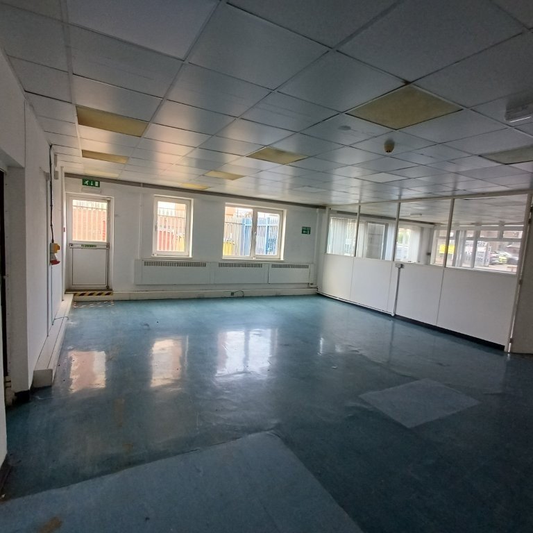 Industrial Unit in Denington Industrial Estate - photo 3