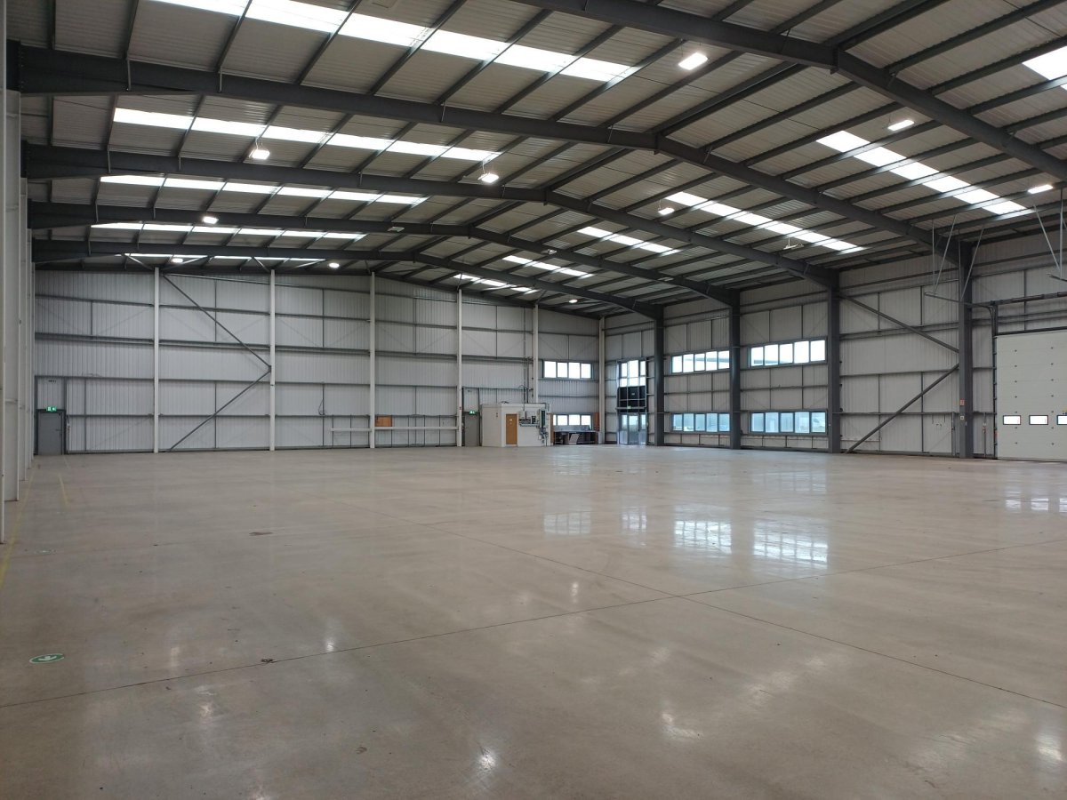 Industrial Unit in Market Harborough - photo 2
