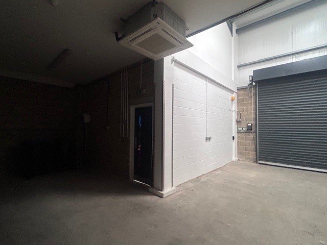 Industrial Unit in Hitchin - photo 4