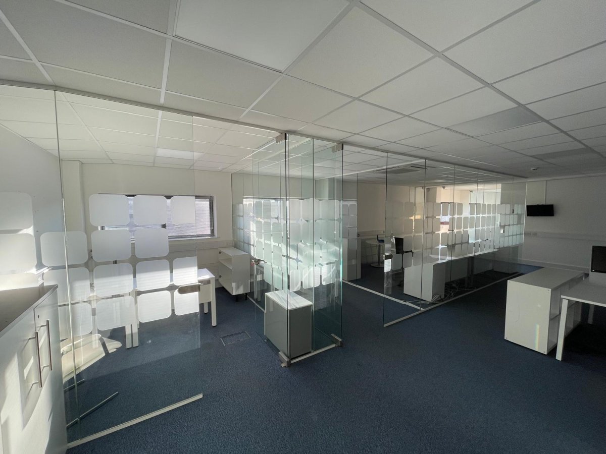 Industrial Unit in Stevenage - photo 4