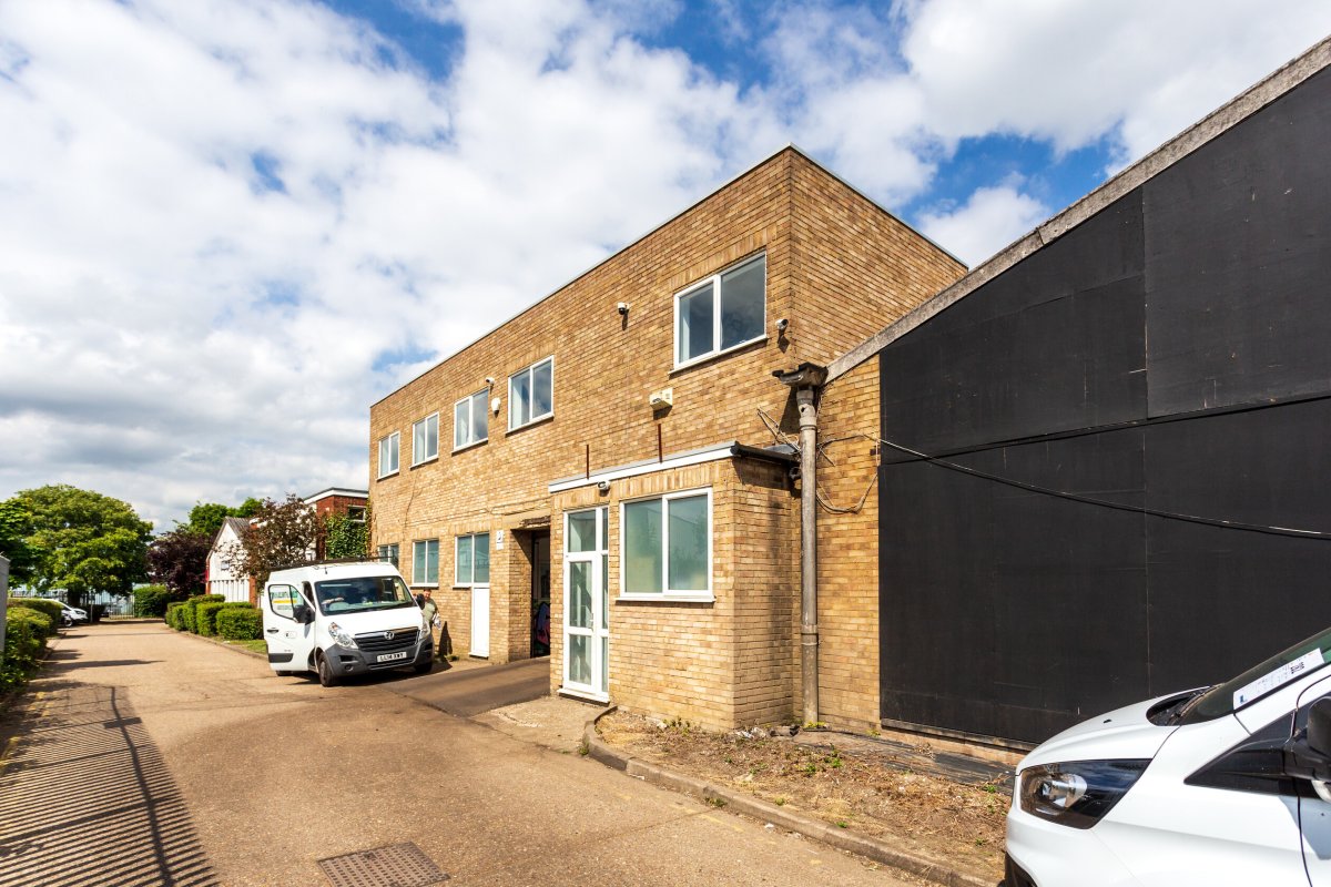 Industrial Unit in Letchworth - photo 3