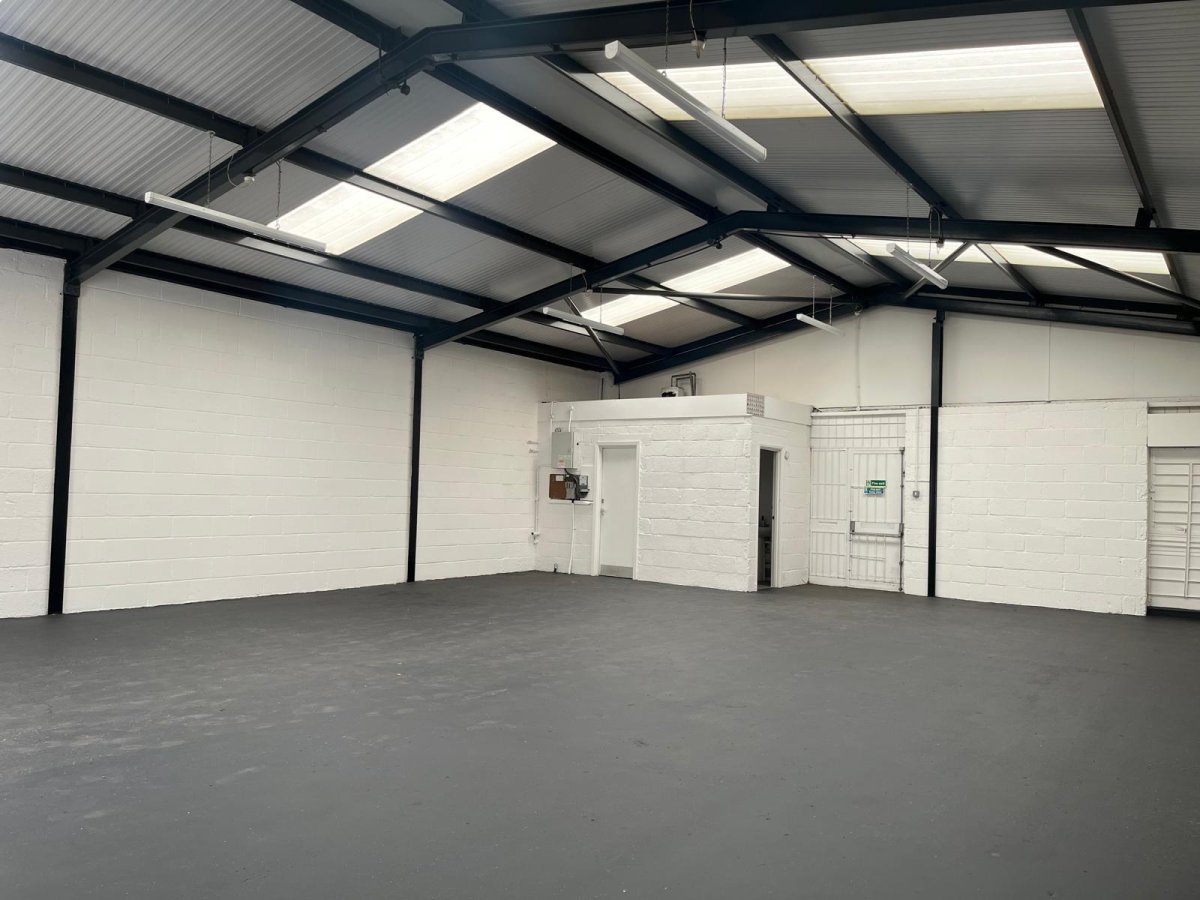 Industrial Unit in Stevenage - photo 2