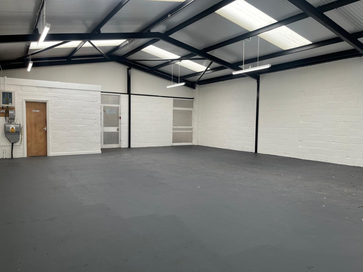 Industrial Unit in Stevenage - photo 3