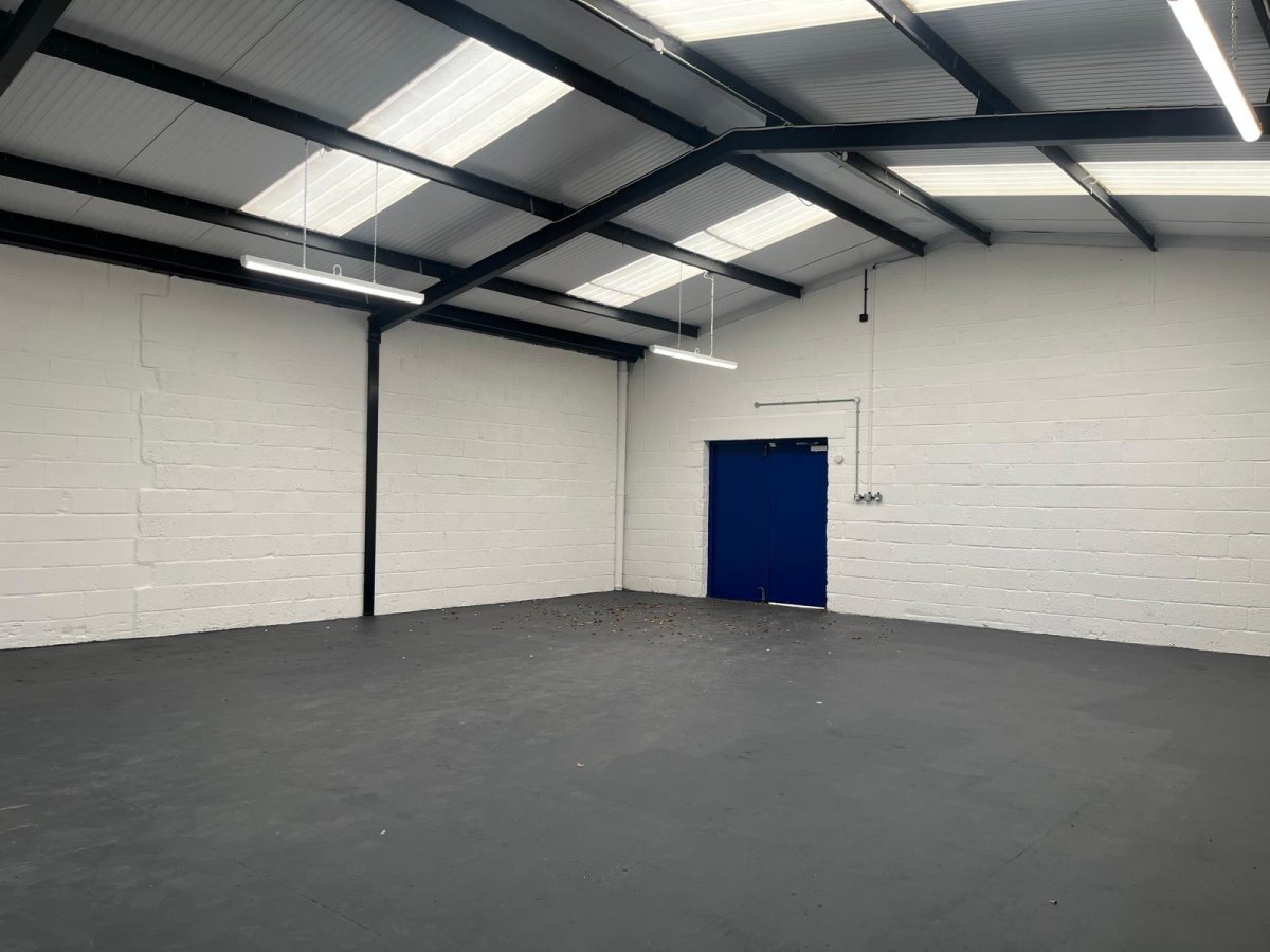 Industrial Unit in Stevenage - photo 4