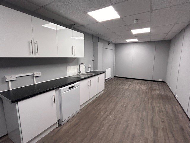 Industrial Unit in Hitchin - photo 4