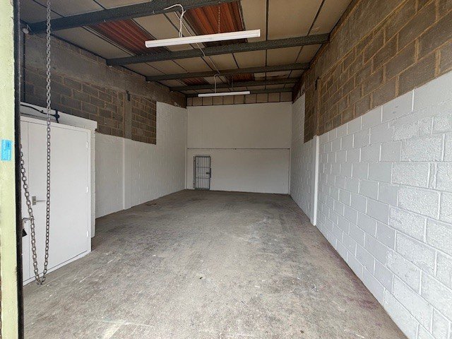 Industrial Unit in Letchworth - photo 2
