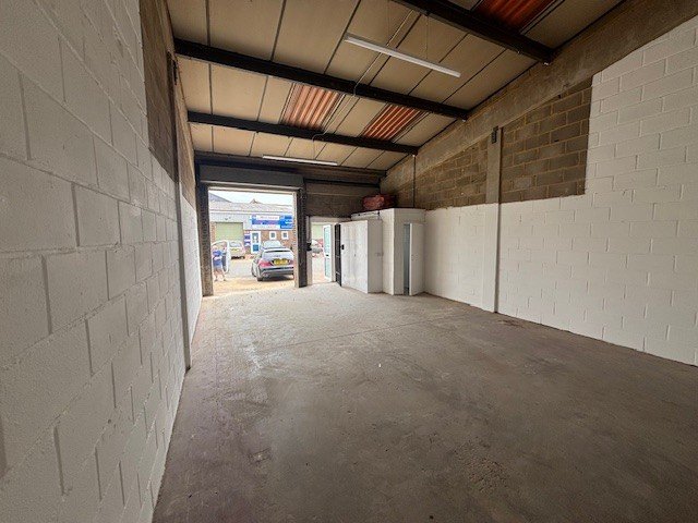 Industrial Unit in Letchworth - photo 3