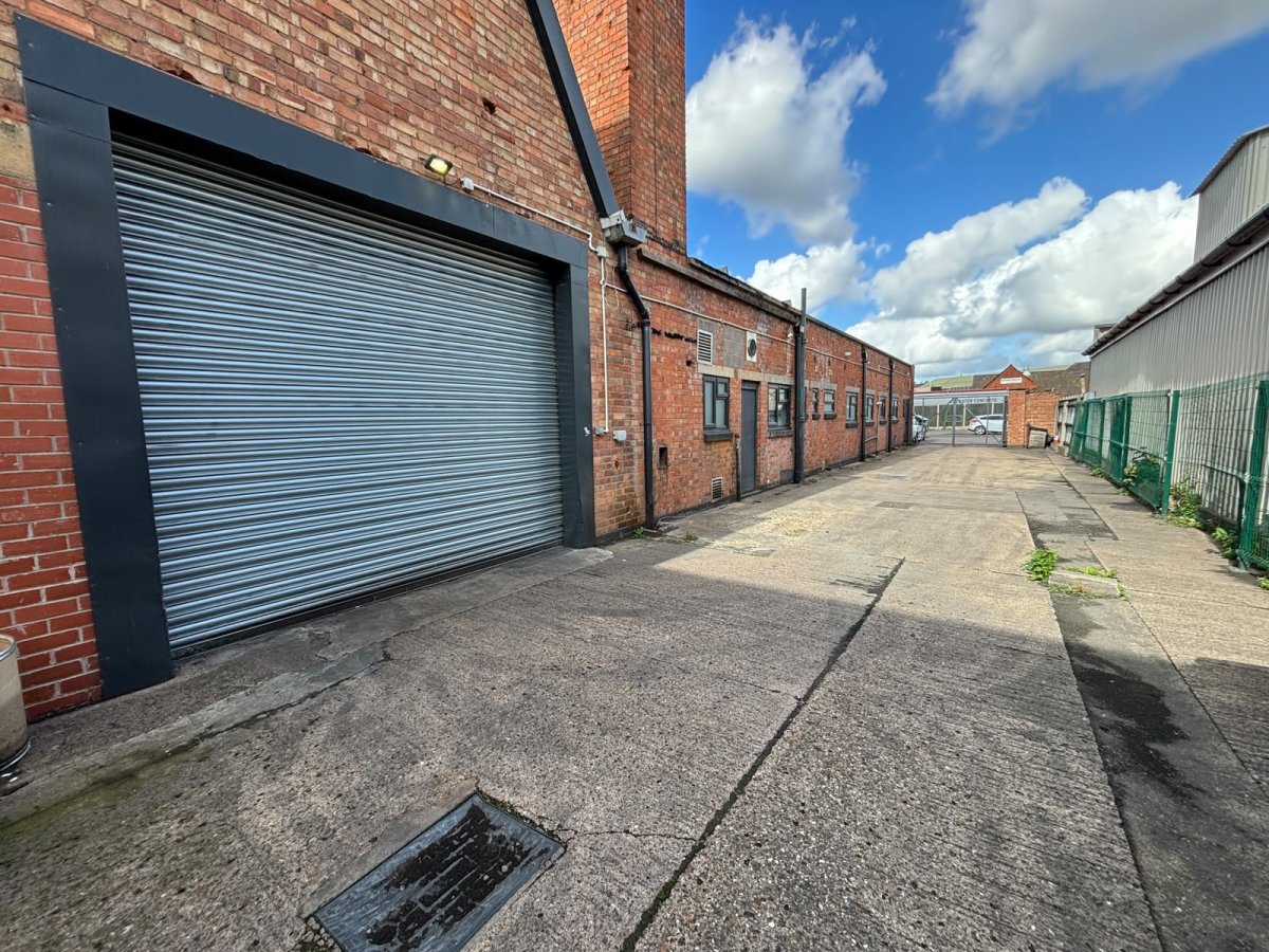 Industrial Unit in Leicester - photo 2