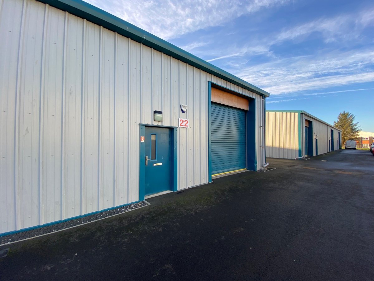 Industrial Unit in Livingston - photo 2