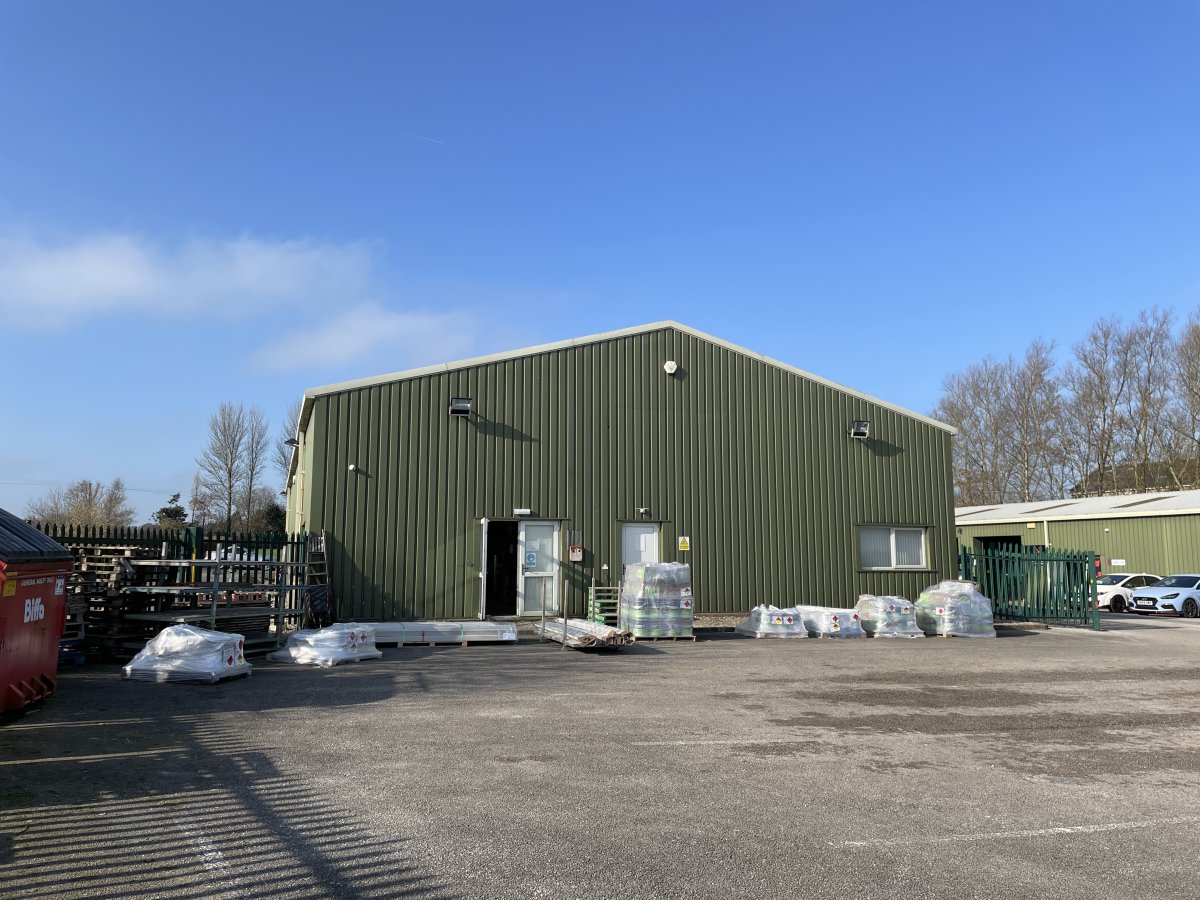 Industrial Unit in Harrogate - photo 2