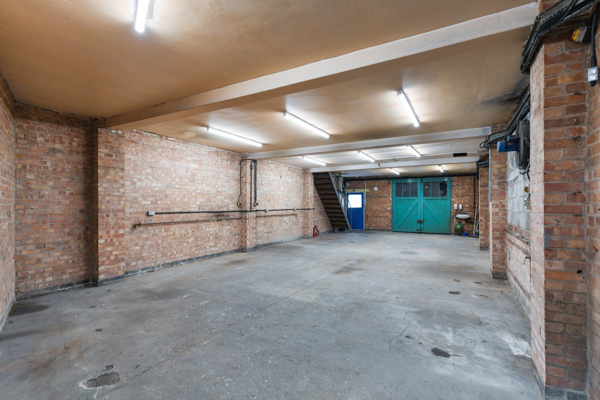 Industrial Unit in Nottingham - photo 2