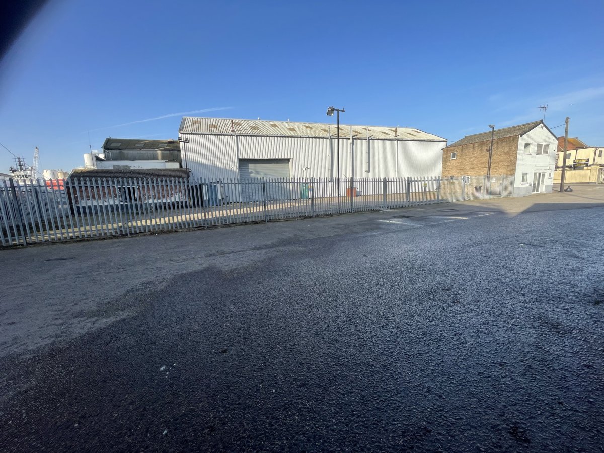 Industrial Unit in Great Yarmouth - photo 3