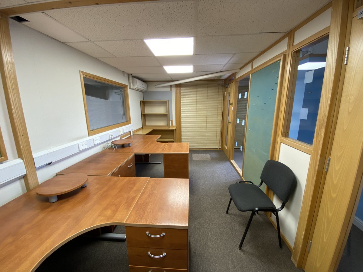 Industrial Unit in Doncaster - photo 3