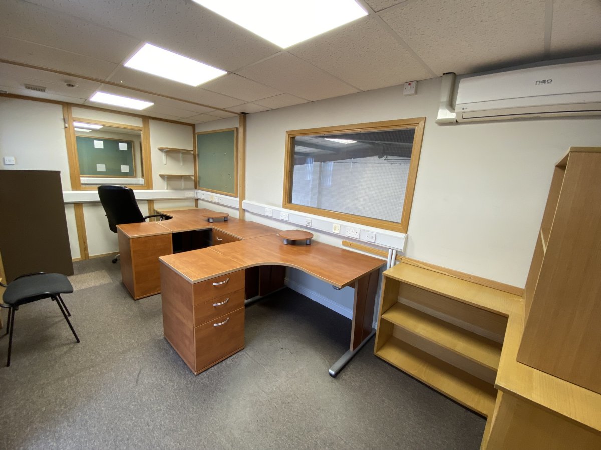 Industrial Unit in Doncaster - photo 4