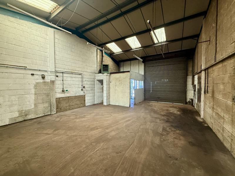 Industrial Unit in Bournemouth - photo 2