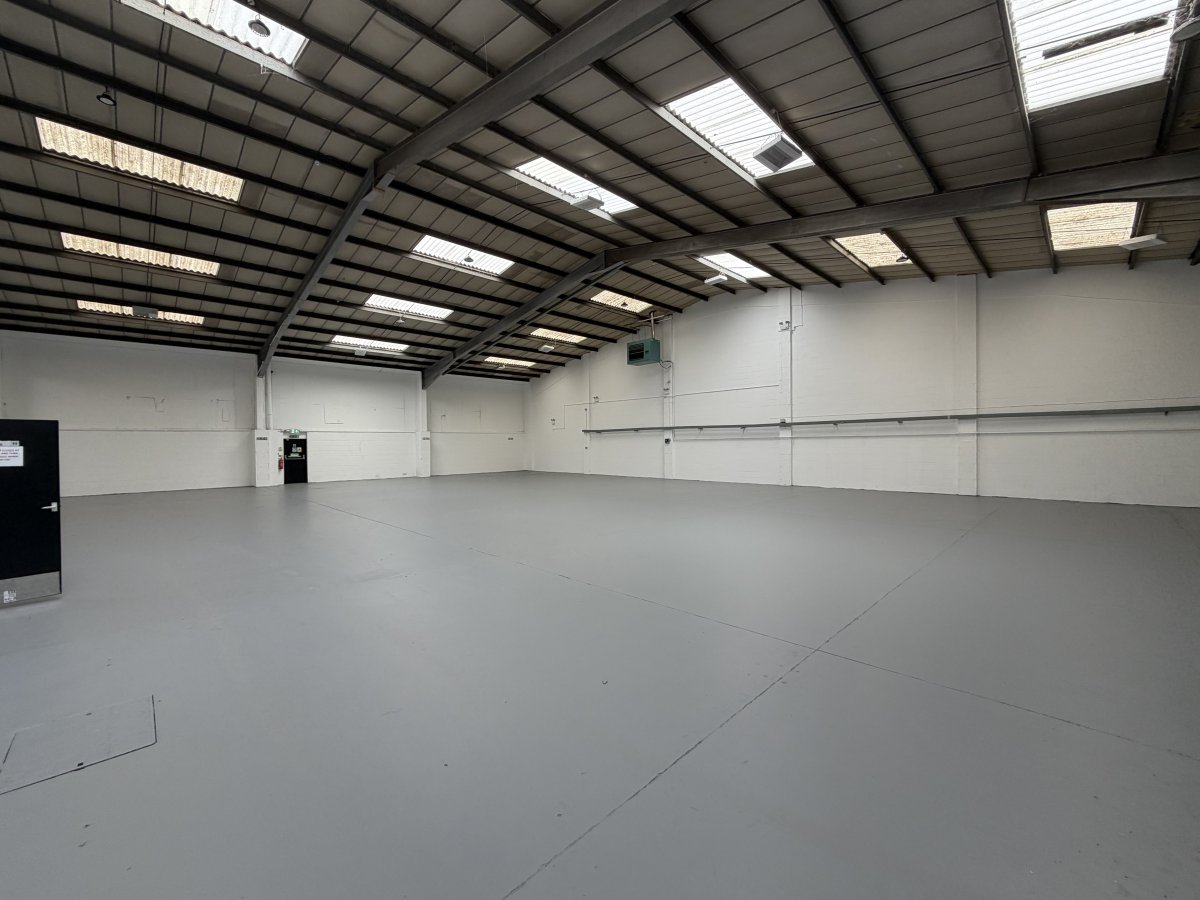 Industrial Unit in Whetstone - photo 2