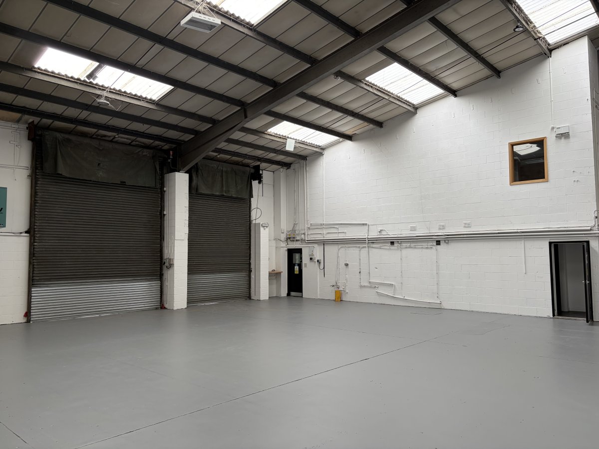Industrial Unit in Whetstone - photo 3