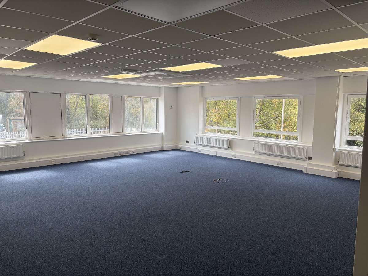 Industrial Unit in Whetstone - photo 4