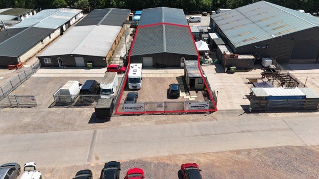 Industrial Unit in Uffculme - photo 2