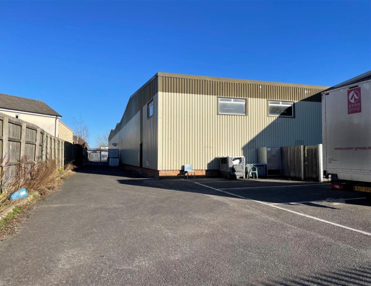 Industrial Unit in Calne - photo 3