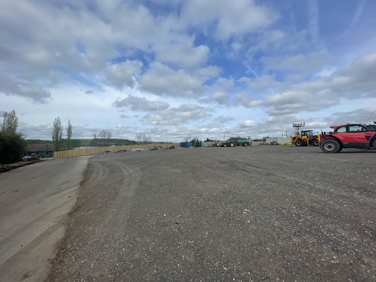 Industrial Unit in Uxbridge - photo 2