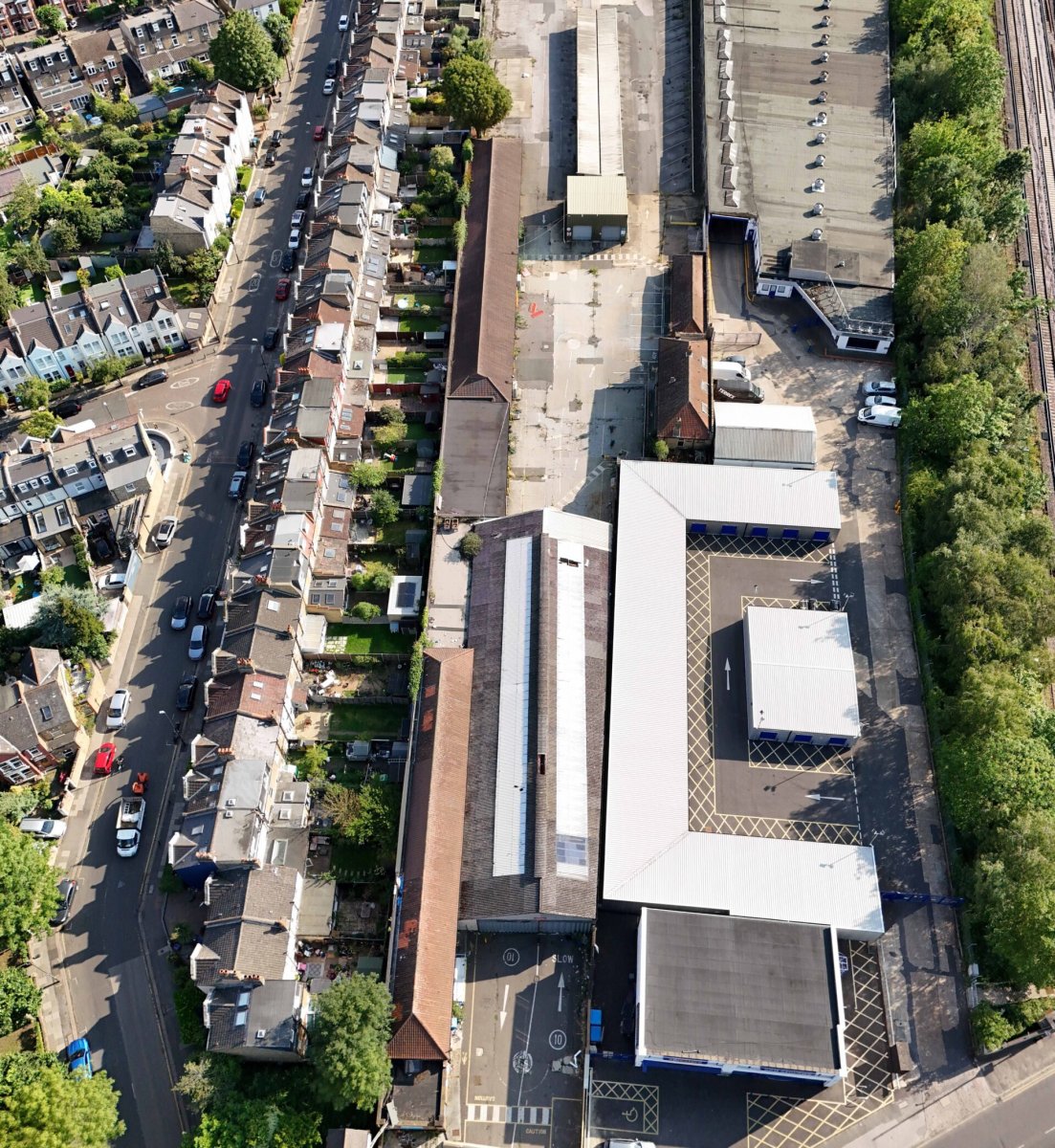 Industrial Unit in London - photo 2