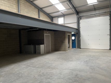 Industrial Unit in Cambridge - photo 3