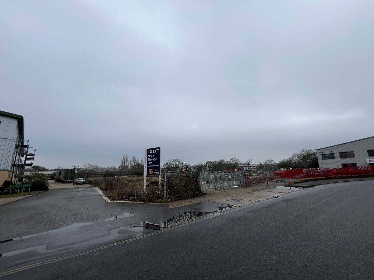 Industrial Unit in Burgess Hill - photo 4