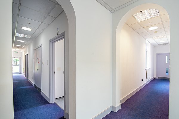 Industrial Unit in Swindon - photo 2