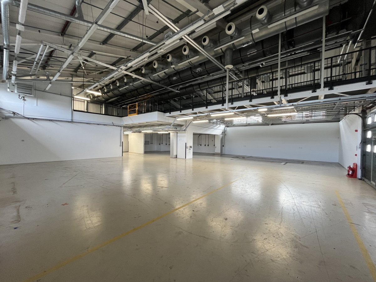 Industrial Unit in Warwick - photo 2
