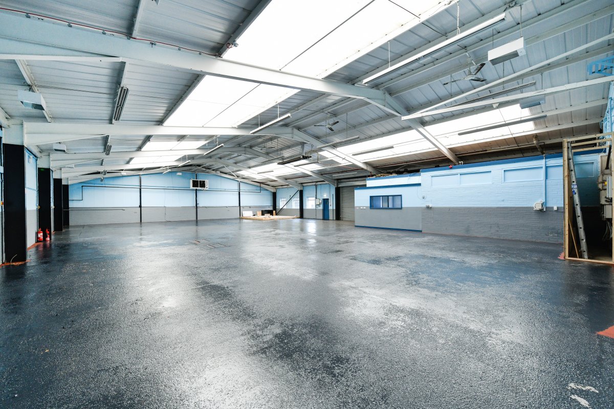Industrial Unit in Arnold - photo 2