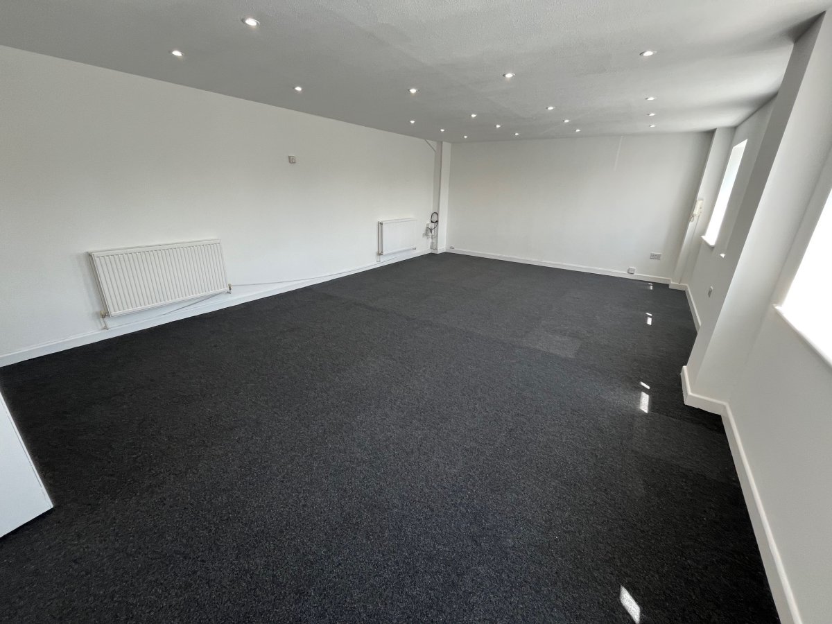 Industrial Unit in Colchester - photo 3