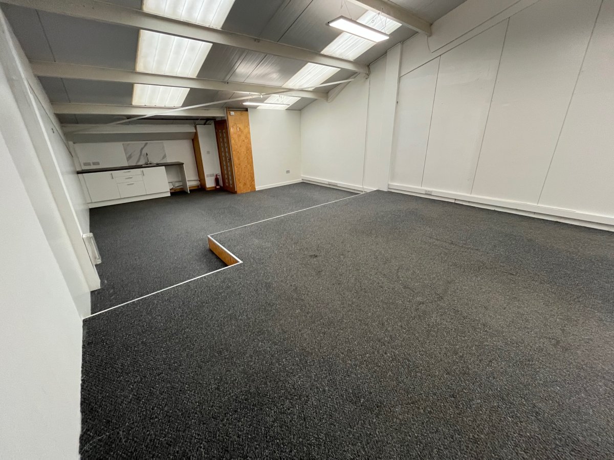 Industrial Unit in Colchester - photo 3