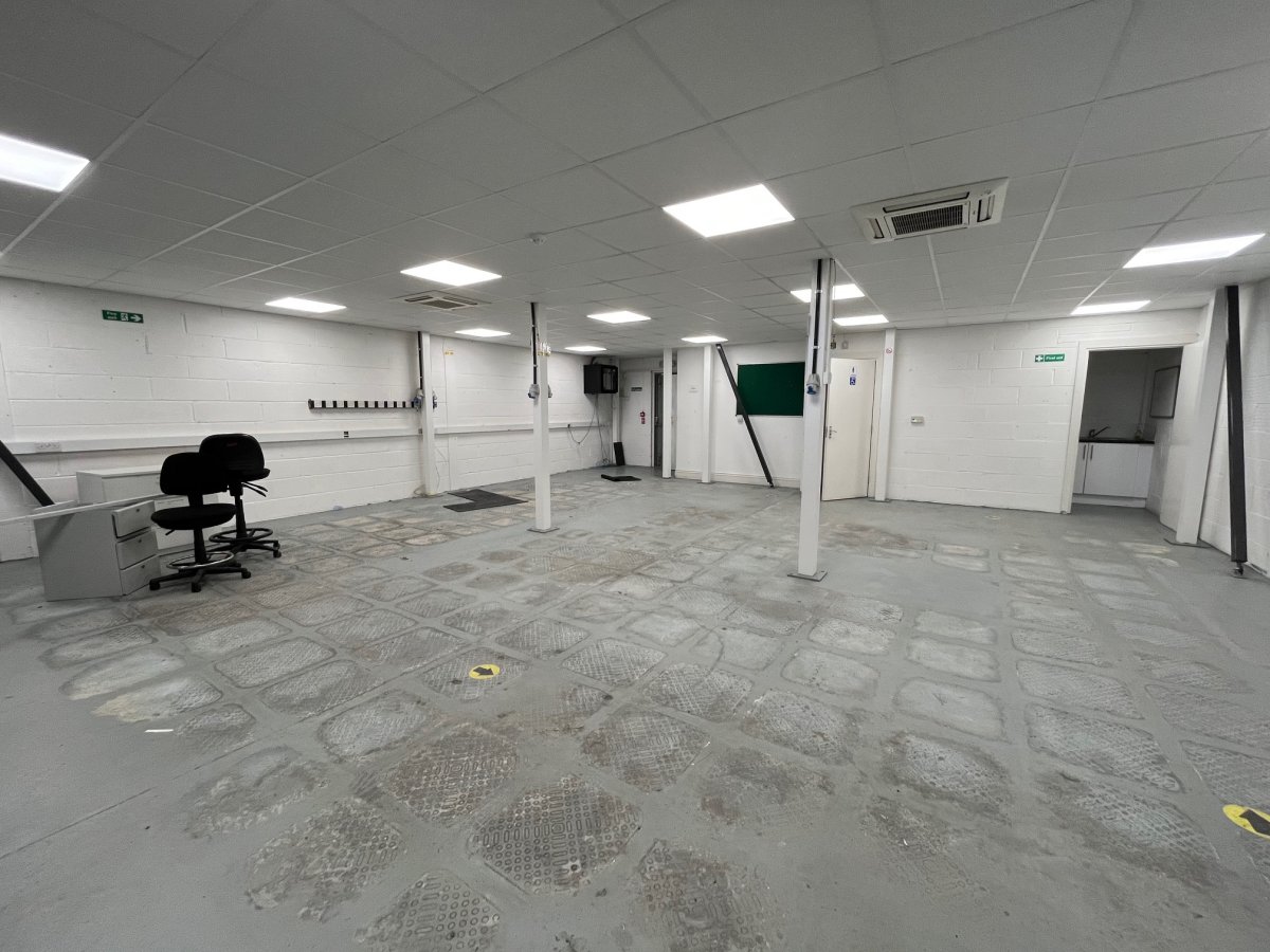 Industrial Unit in Colchester - photo 4