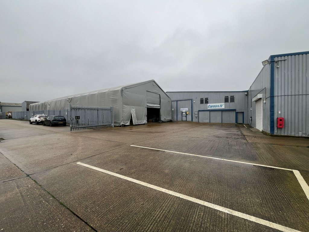 Industrial Unit in Eye - photo 3