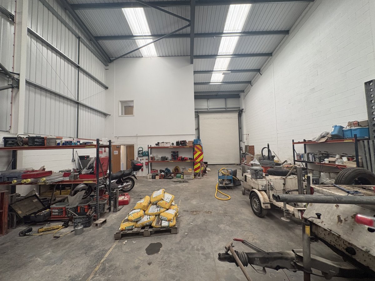 Industrial Unit in Oldbury - photo 2