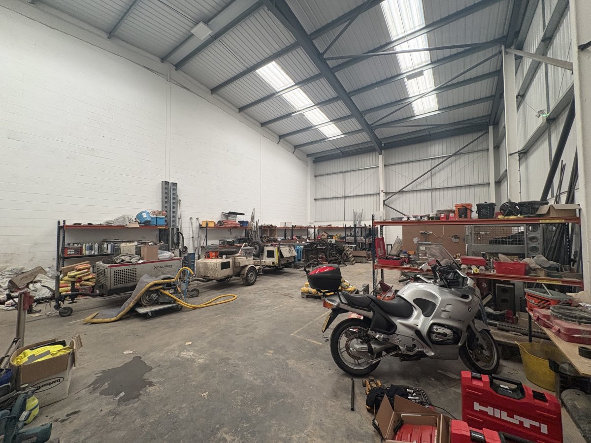 Industrial Unit in Oldbury - photo 3